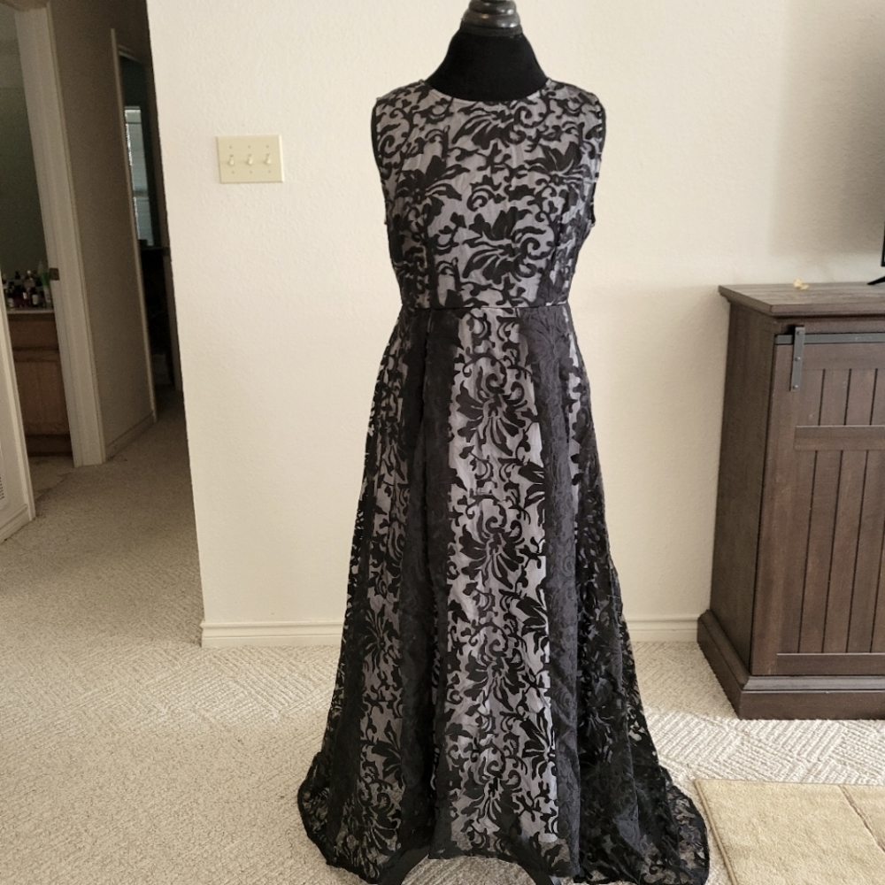 JJs House Black lace and White lining special occasion dress size XL